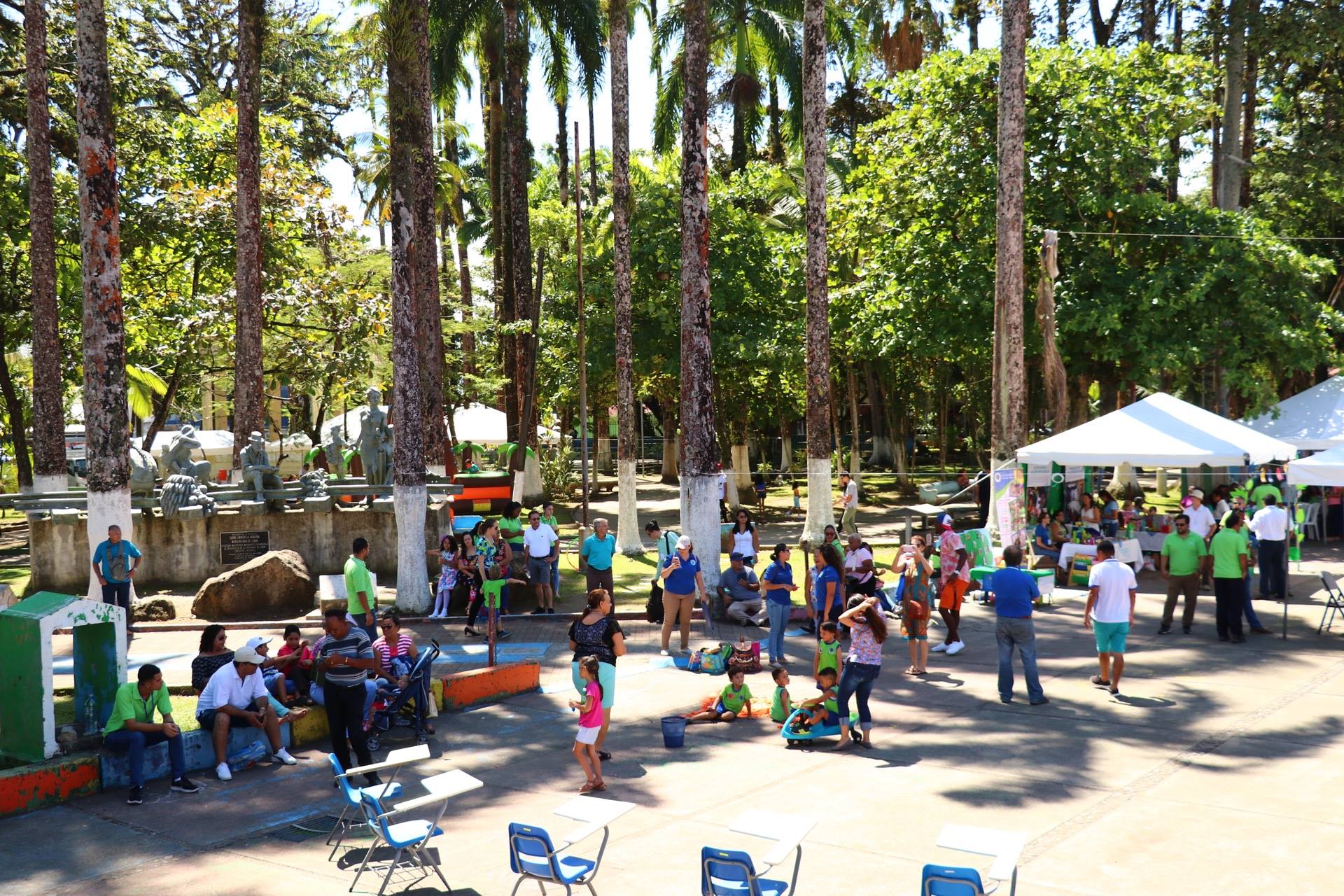 El Parque Vargas se llenó de color y movimiento durante la Expo UCr 2018. Foto: Sede del Caribe.