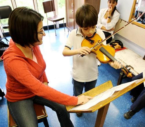 El arte es uno de los agentes de cambio social.  Diversos proyectos de extensión cultural y docente se dirigen a la población infantil.   Foto archivo VAS.