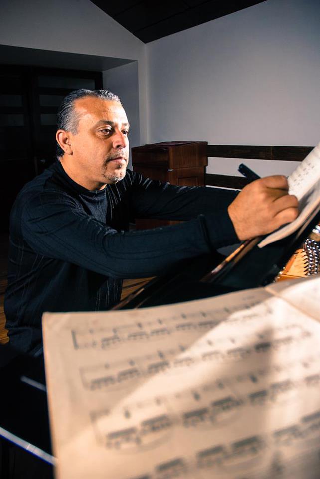 img-noticia-Marvin Camacho, recibió el Premio Nacional en Composición Aquileo Echeverría en el 2007.