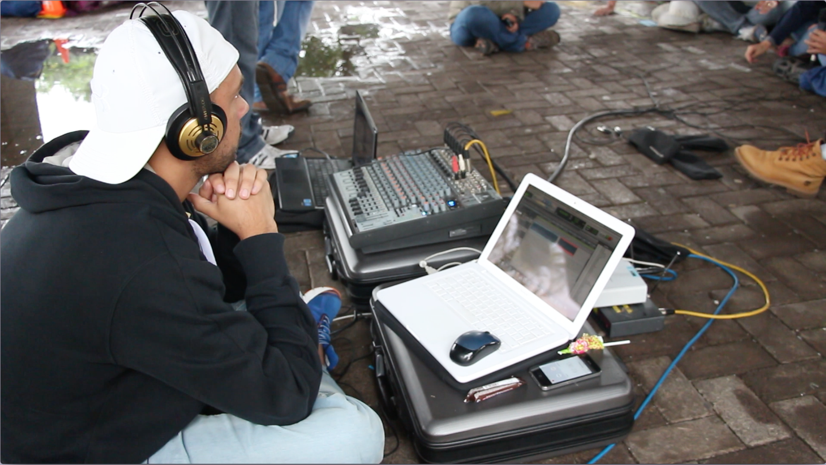img-noticia-Sebastián Avendaño, técnico de grabación, realizó el registro del programa. 
