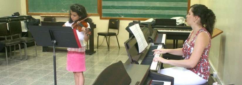 img-noticia-Niños y jóvenes pianistas a partir de los 9 años de edad podrán formar parte del XV Campamento de Piano en Palmares.  Foto tomada del sitio web del Conservatorio de Música de la Sede Occidente.