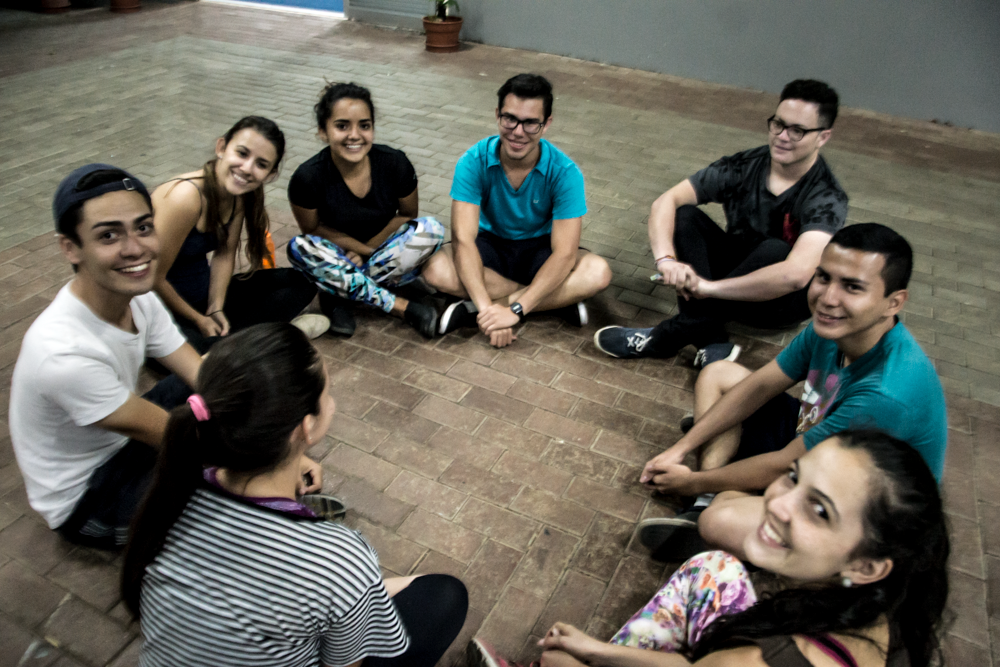 Desde la fundación de Danza Universitaria en el año 1978, la vinculación con las sedes y recintos ha caraterizado el trabajo creativo y durante los últimos años, la compañía ha realizado el proyecto Talleres de Movimiento en Comunidades y llevado a cabo giras artísticas en diferentes lugares del país. Foto: Danza Universitaria.