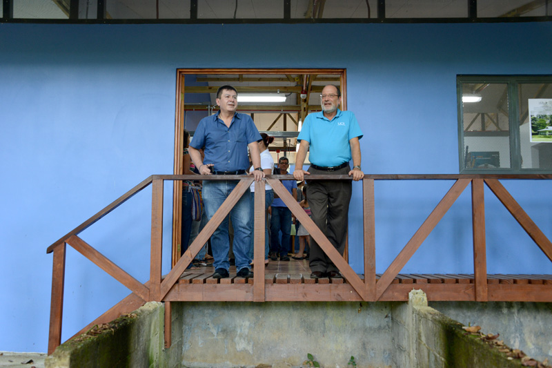 “Ambas instituciones tenemos intereses comunes”, recalcó el Rector de la UCR, junto al Director de la Fundación Neotrópica. Fotografía de Anel Kenjekeeva.