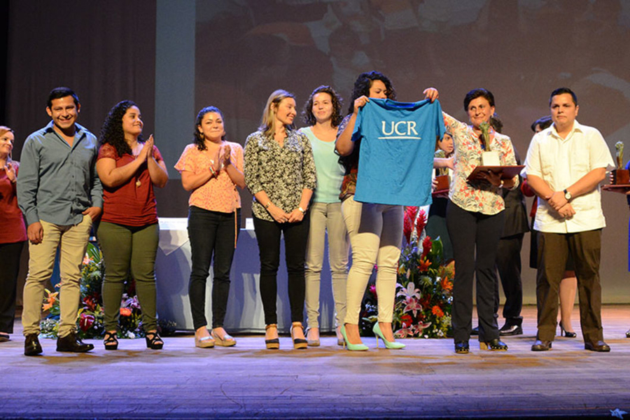 img-noticia-La Brigada de Atención Psicosocial de la UCR en estos momentos trabaja como parte del Comité Asesor Técnico Psicosocial, que está integrado por diversas instituciones, visitando diferentes comunidades afectadas por la tormenta tropical Nate, y con la UCR a través de los proyectos de la Vicerrectoría de Acción Social para coordinar acciones prioritarias en las comunidades más afectadas - foto Anel Kenjekeeva.