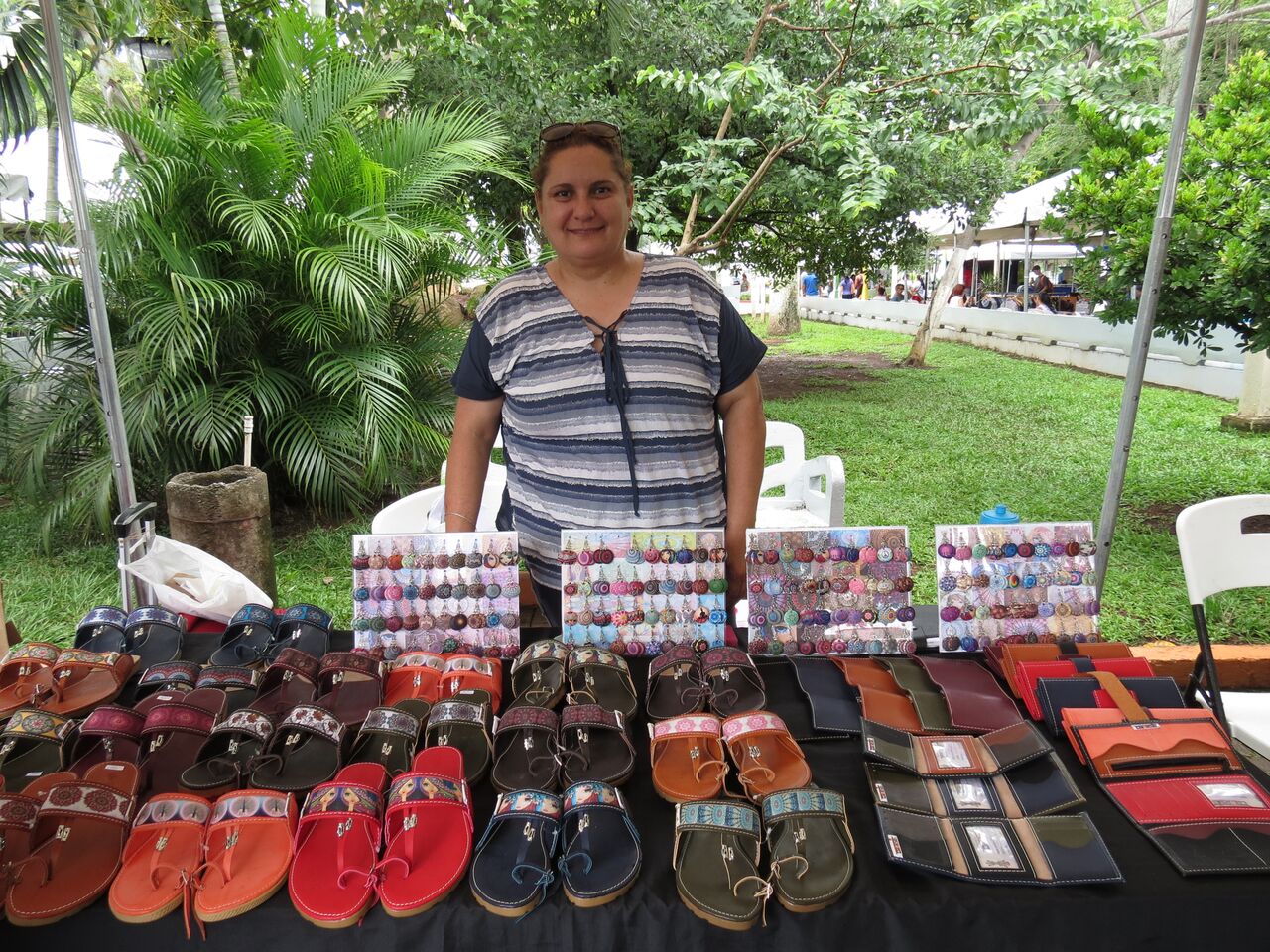 Emprendimientos locales en textiles y artesanías dieron a conocer sus productos en la feria. Foto cortesía del proyecto.