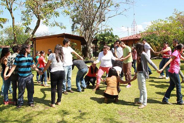 Las diferentes realidades de las comunidades demandan un trabajo más vinculante en los TCU con profesores de diferentes unidades académicas. Foto: TC-427 (con fines ilustrativos).