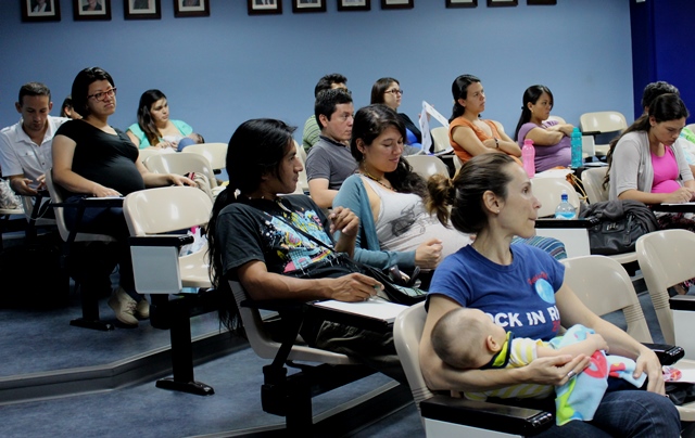 En el curso participaron padres, madres y profesionales de distintas áreas. Fotografía cortesía del INISA. 