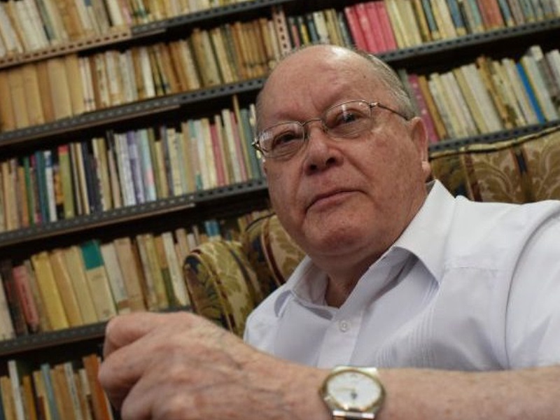 El filósofo Dr. Arnoldo Mora, ex decano de la Facultad de Letras, impartirá la conferencia principal con motivo de la conmemoración de la Autonomía Universitaria. Foto Semanario Universidad.