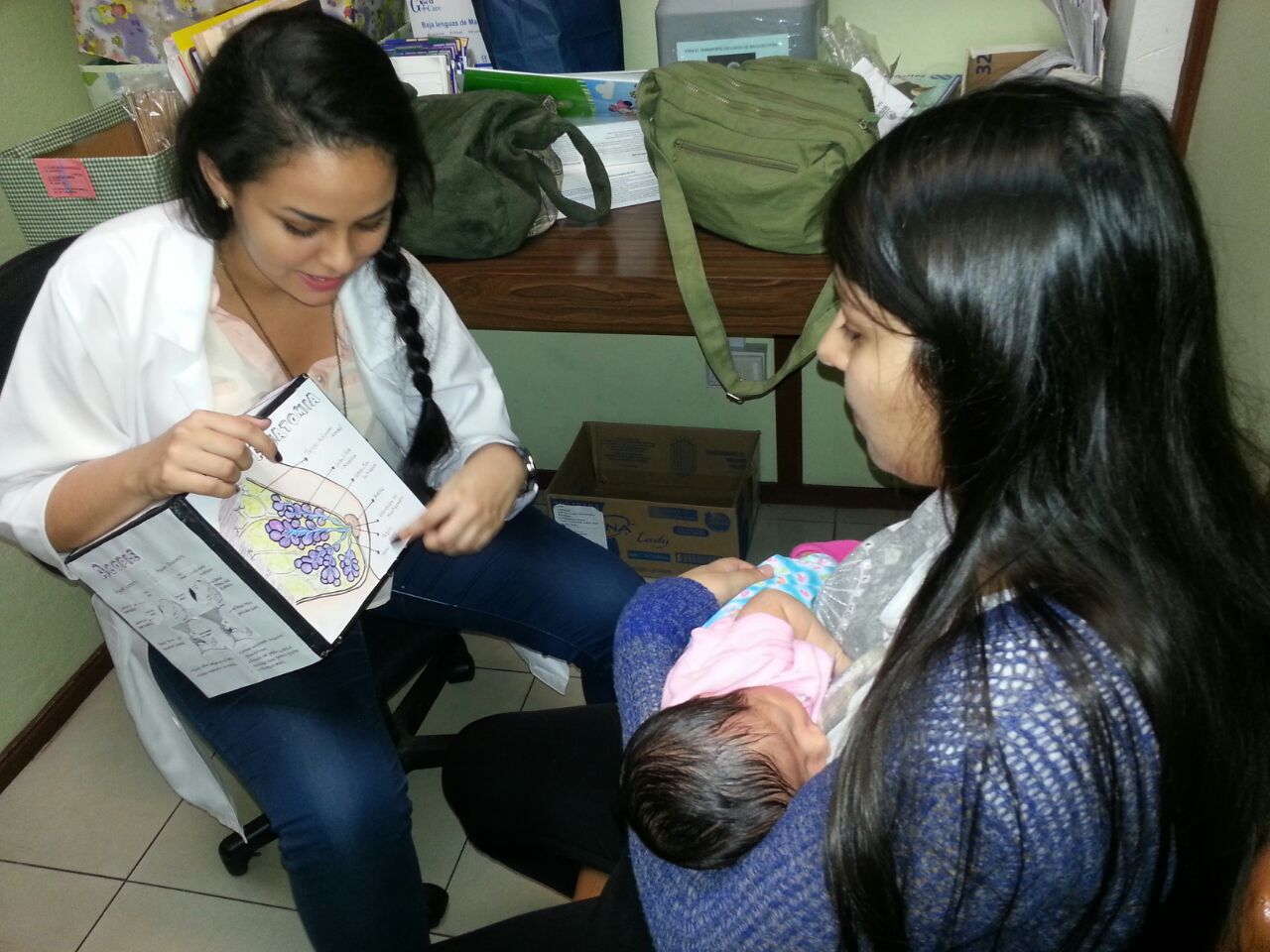img-noticia-En Costa Costa Rica, solo dos de cada 8 bebés logran ser amamantados hasta los seis meses. Foto Archivo TC-622.
