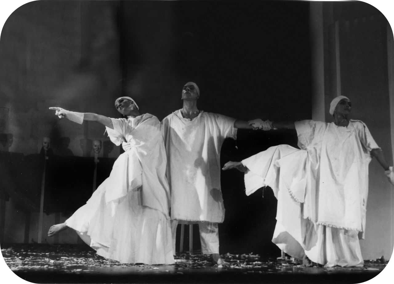 img-noticia-Coreografía “Gritos Escondidos” de Rogelio López, bailada por Danza Universitaria en Perú (1987).