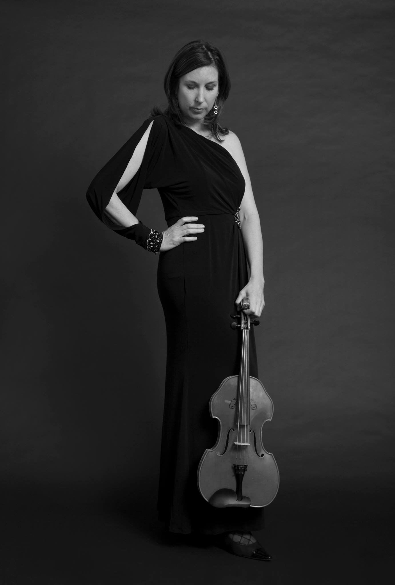 La violista Kate Hamilton.  Foto tomada de google images.