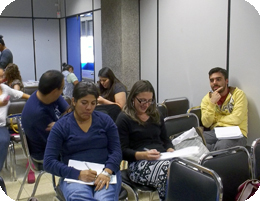 img-noticia-A cada taller de capacitación asisten entre 60 y 80 profesores, princialmente del área central, pero también han llegado desde San Vito, Puntarenas y Coto Brus. Fotografía: Stefani Díaz