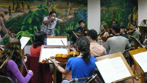 img-noticia-Ensayo Orquesta UCR, dirigido por Luis Diego Herra. Foto: Escuela de Artes Musicales.