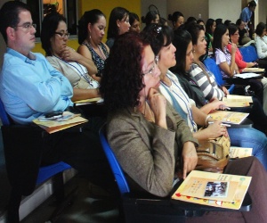 img-noticia-Los asistentes participaron de conferencias sobre estilos de vidas saludables para niños, niñas y adolescentes.