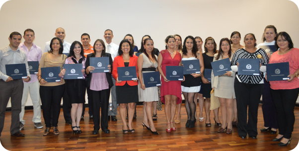 Nuevos graduados del PEA reflejan ejemplo de superación y lucha. Fotografías: Juan José Rodríguez.
