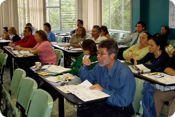 Profesionales de distintas instituciones del país tienen la oportunidad de actualizarse gracias a los cursos del CICAP. Foto: Cortesía de Alexia Aguilar