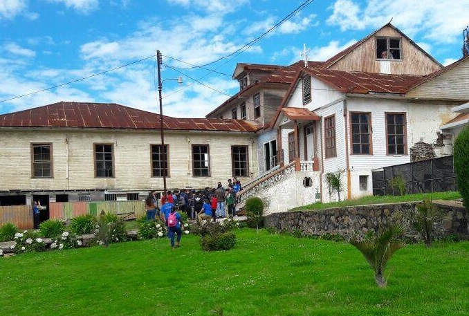 img-noticia-Más de 30 jóvenes de Tierra Blanca y comunidades aledañas participaron en la visita al Sanatorio Durán y los talleres de baile y teatro que se realizaron en el antiguo hospital. 