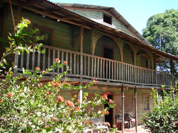 img-noticia-Fachada frontal de la hacienda 'La Mansión', construida a principios de 1840. Foto cortesía de: Ticoclub.com 