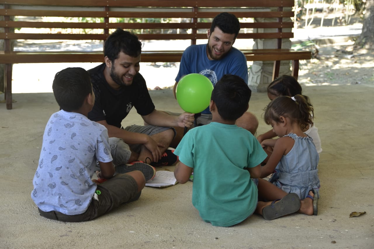 NIños y niñas participaron en actividades lúdicas sobre protección del medio ambiente en el Festival del Agua. Foto: Recinto de Golfito.