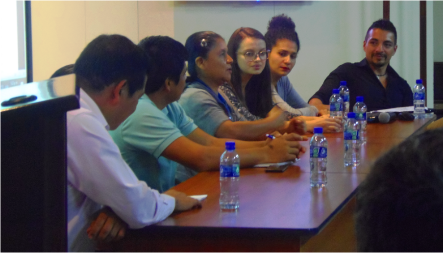 En la presentación de los diccionarios estuvieron presentes: Alí García (bribri), Raquel Fonseca (malecu) y José Luis Navas (broranso) de las comunidades indígenas, y Nathalia Valerín, Fabiola Cordero y Carlos Sánchez del TC-625. Fotografía: Claudia Jiménez.