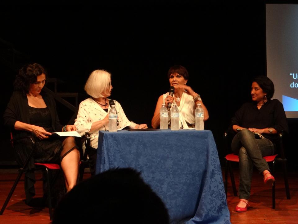 Conversatorio “El aporte del exilio chileno al teatro costarricense” en el marco de la Cátedra Sara Astica. Ana Istarú, Marisol Gutiérrez, María Torres y Maitén Silva. Fotografía: Daniel Rivera Herrera.