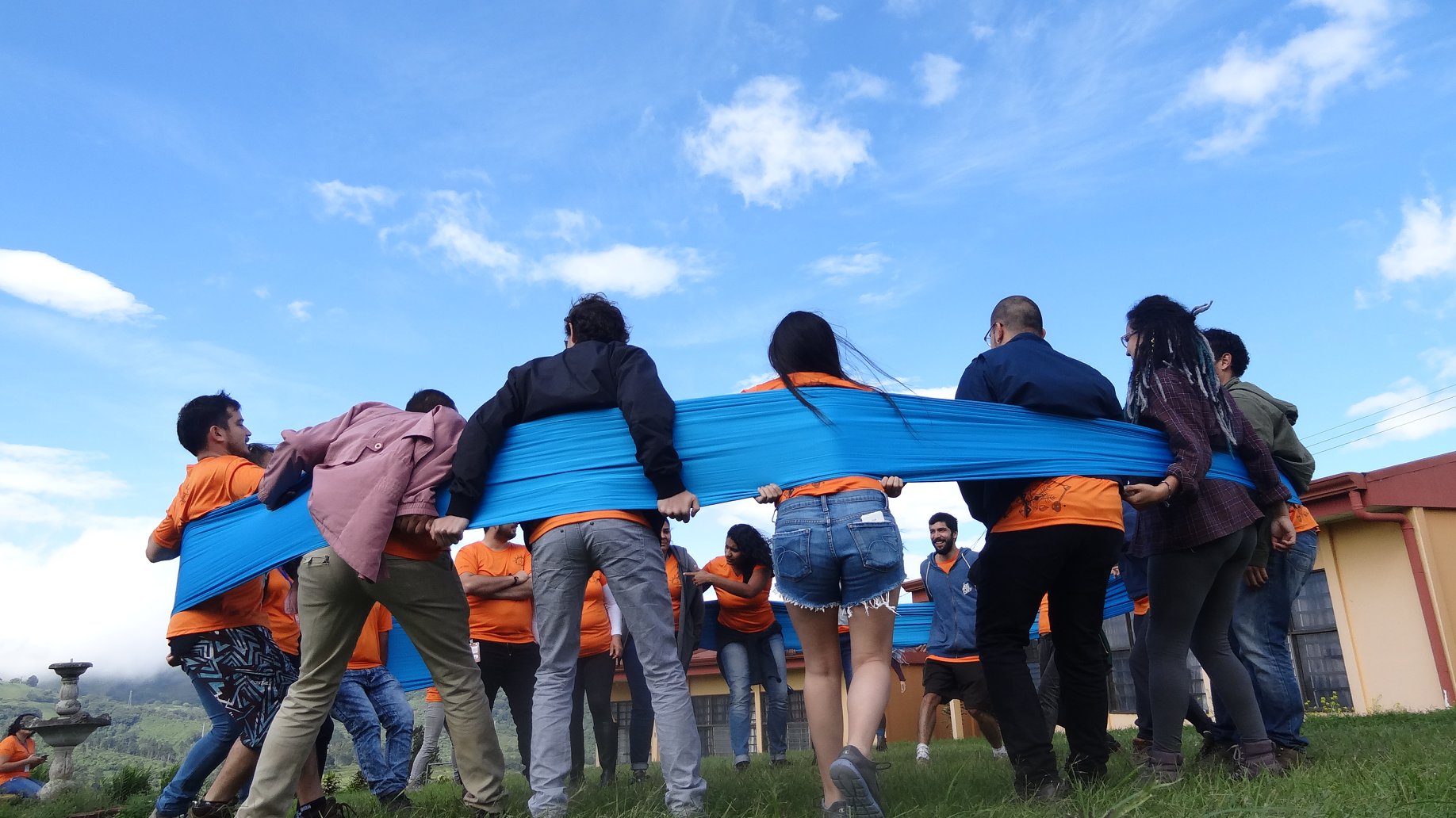 Imagen de estudiantes en el Campamento de Iniciativas Estudiantiles