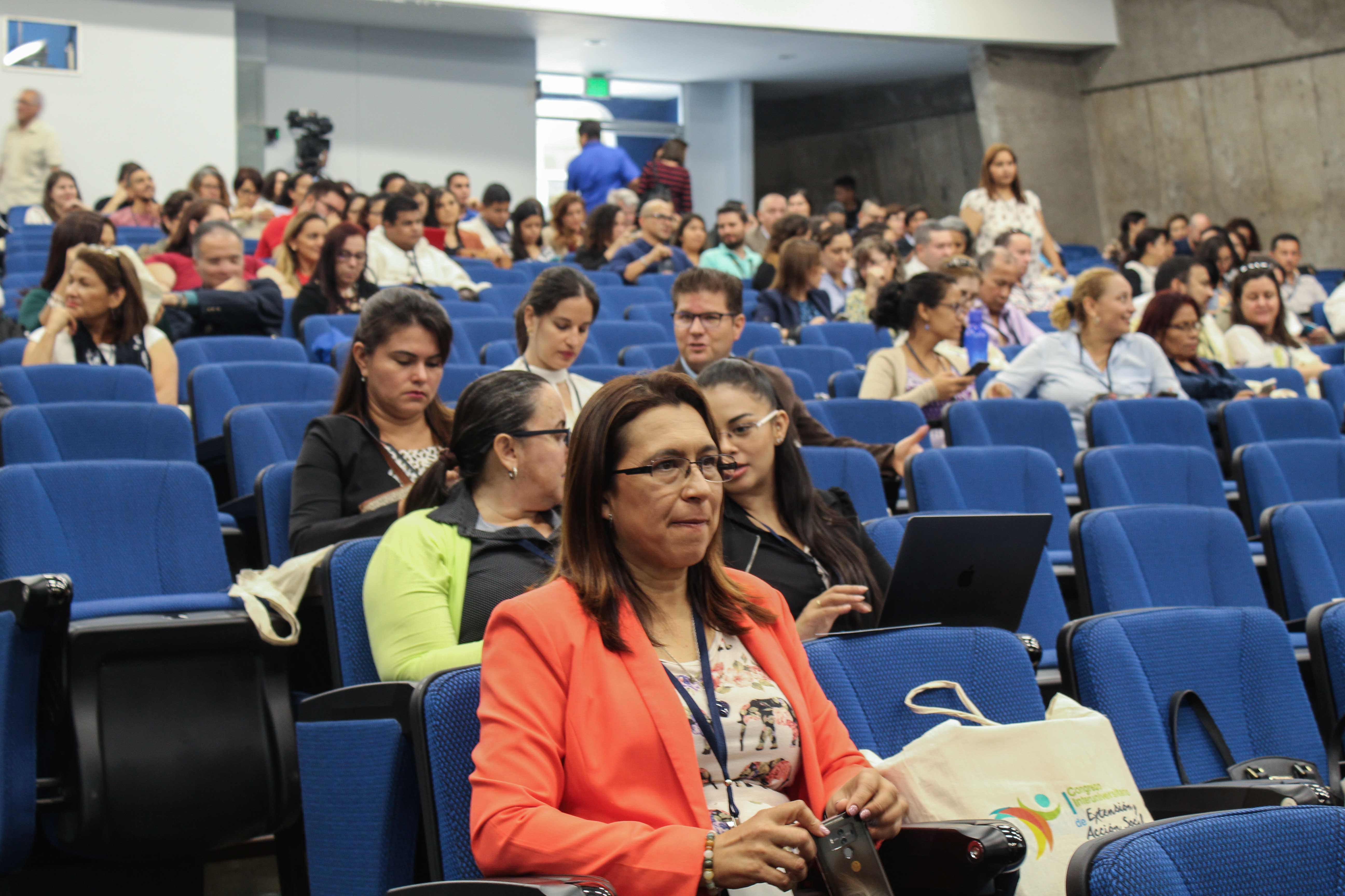 img-noticia-En el Congreso participan más de 500 personas, entre académicos, estudiantes y actores comunales de distintas partes del país. Foto: Pamela Picado.