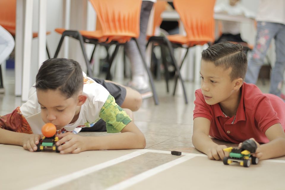 En RobotiKIDS los niños y las niñas pueden dejar volar su imaginación mientras aprenden jugando.