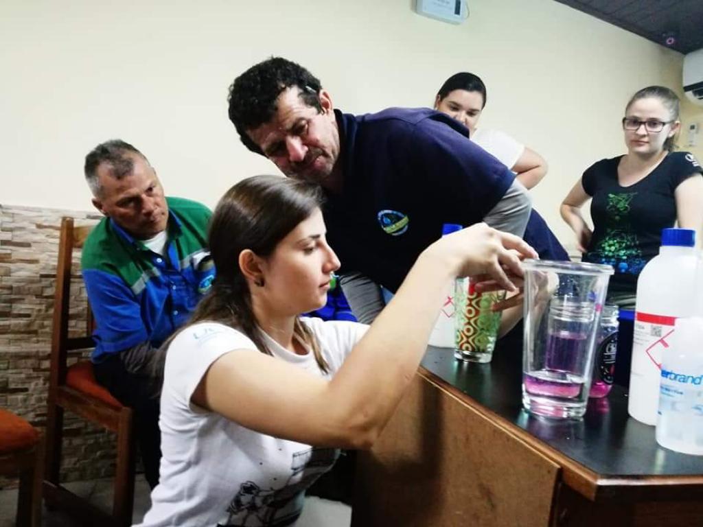 La Escuela de Ingeniería Química se suma a los esfuerzos de la UCR para apoyar las comunidades en la gestión sostenible del recurso hídrico administrado por los acueductos comunitarios. Foto ED-3507