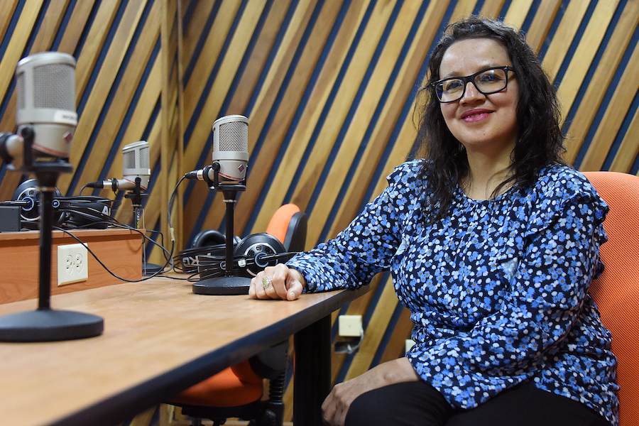 img-noticia-La comunicadora Andrea Solano Benavides dirigirá las Radioemisoras UCR los próximos cuatro años. Entre sus prioridades están fortalecer la presencia en redes y crear espacios para la difusión científica y cultural. Foto Laura Rodríguez-ODI.