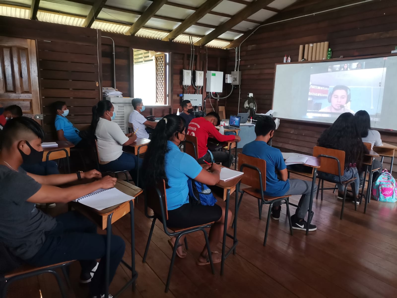 La Vicerrectoría de Acción Social continúa trabajando por asegurar el derecho a la educación para todas las personas. 