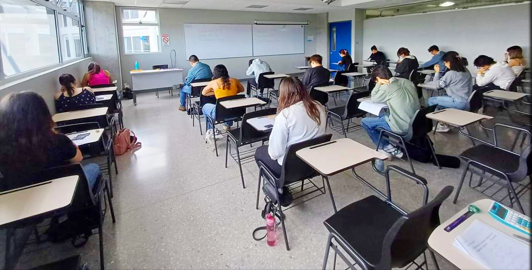 Foto de estudiantes de MATEM, UCR.