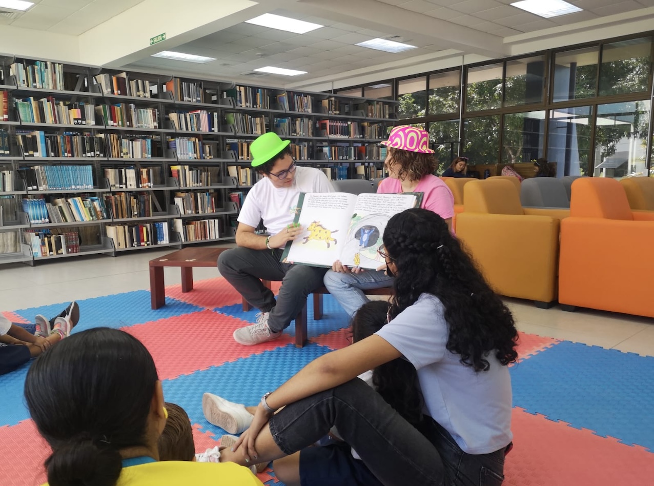 img-noticia-Niñas y niños de diversas comunidades Guanacaste aprenden idiomas con la lectura y  juegos. Foto. Adriana Acosta Ballestero
