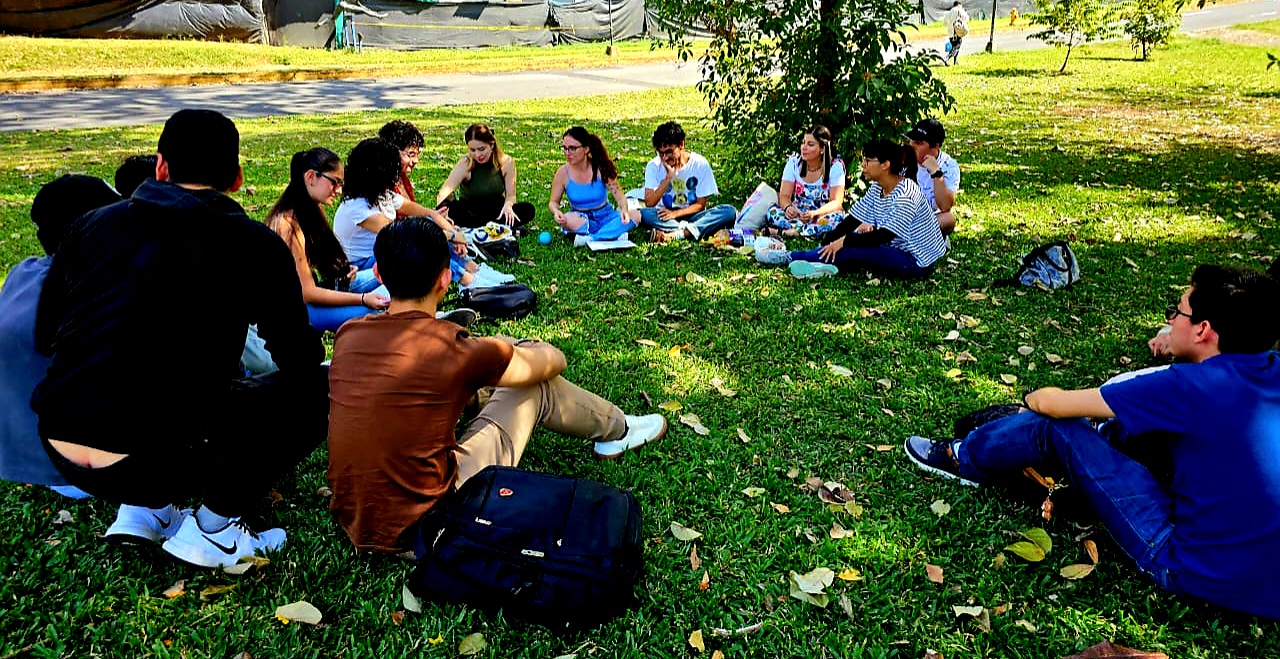 Foto de estudiantes en una de las actividades del TCU.